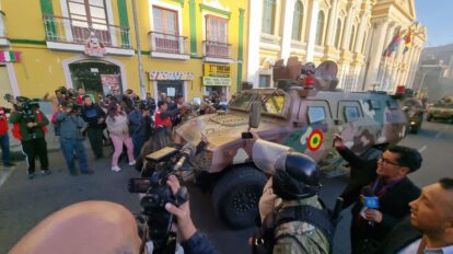 Convocatoria del Ministerio de Gobierno a periodistas en Plaza Murillo