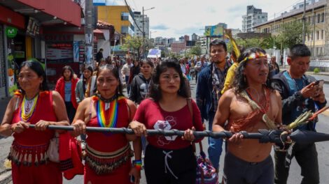 Consulta previa indígena Ecuador