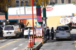 Abastecimiento de combustible para buses interdepartamentales en La Paz