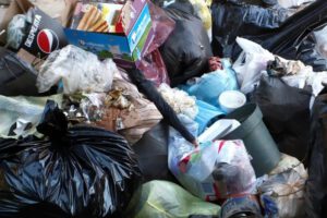 Infanticidio en Santa Cruz: Cuerpo de una bebé hallado en basurero