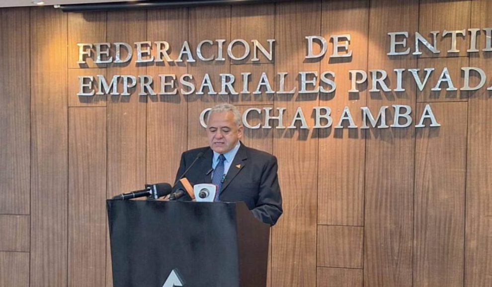 Renuncia de líder empresarial Luis Laredo por presiones políticas en Cochabamba