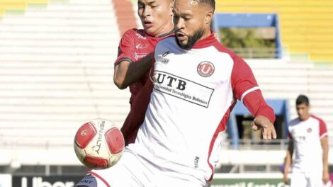 FC Universitario de Vinto en busca de la victoria