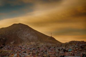 Revitalización del Escudo Nacional en el cerro San Pedro de Oruro