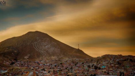 Revitalización del Escudo Nacional en el cerro San Pedro de Oruro