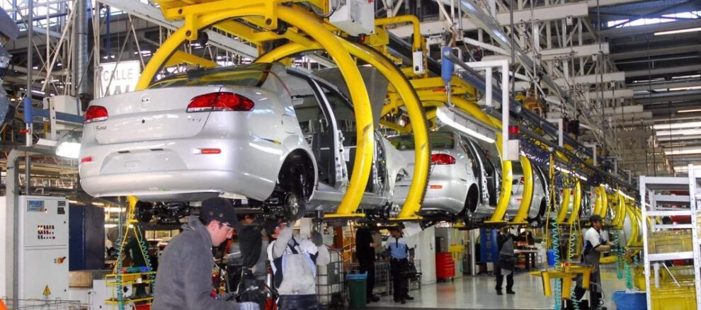 Caída de la actividad industrial en Argentina