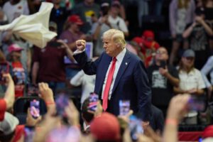 Donald Trump critica a Joe Biden sobre su aptitud para la presidencia