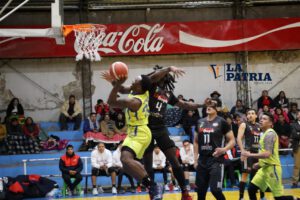 Carl A-Z vs Tarija Básquet en los playoffs de la Libobasquet