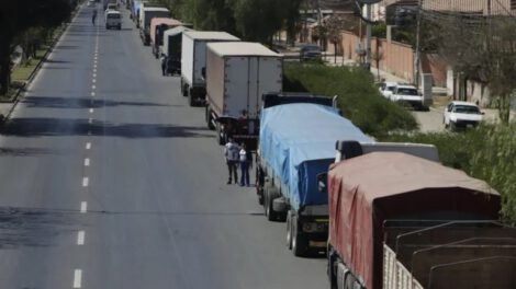 Robos nocturnos a transportistas mientras esperan cargar combustible