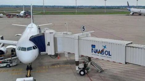 Avasallamiento de terrenos en el Aeropuerto Internacional de Viru Viru