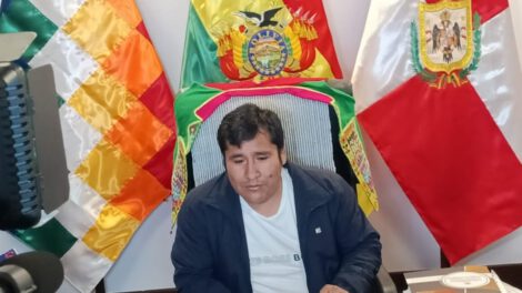 Renuncia de Israel Huaytari