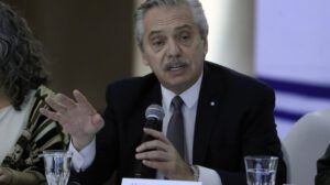 Alberto Fernández rechaza viajar a Venezuela como observador electoral