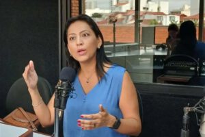 Encuentro de economistas analizan claves para estabilidad financiera y crecimiento en Bolivia