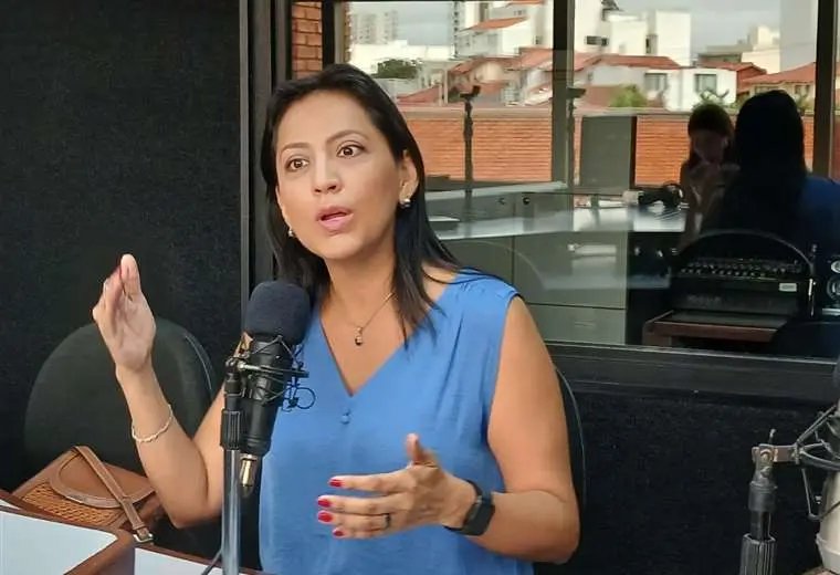 Encuentro de economistas analizan claves para estabilidad financiera y crecimiento en Bolivia