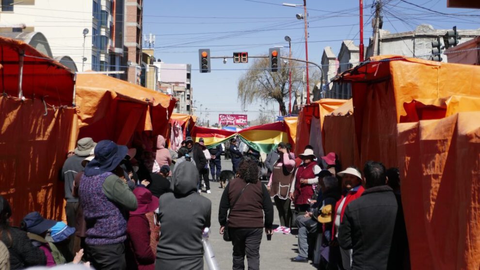 Ordenanza Municipal 063/2013 y la situación de los feriantes en la avenida 6 de Agosto