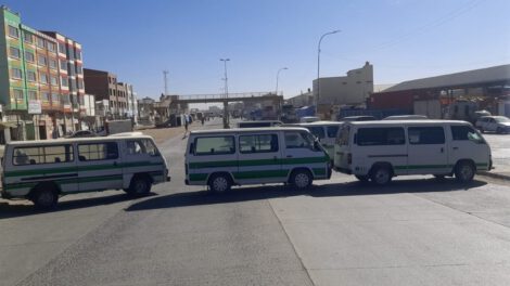 paro de choferes en Oruro por escasez de combustible