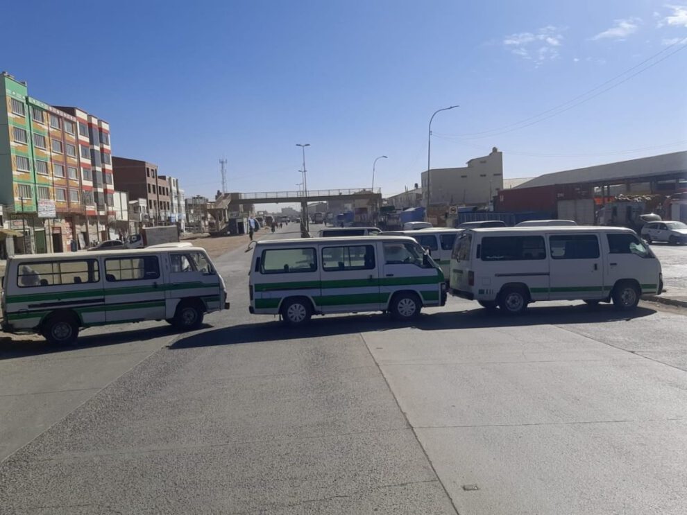 paro de choferes en Oruro por escasez de combustible