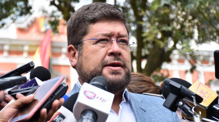 Samuel Doria Medina se defiende ante las acusaciones del gobierno boliviano sobre sus tutoriales económicos