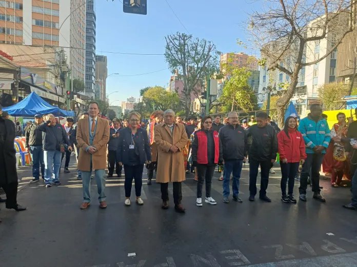 Entrada Universitaria en La Paz con la participación de fraternidades