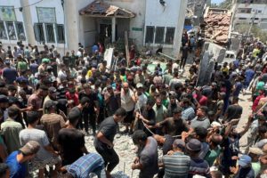 Israel bombardea hospital de campaña en Gaza