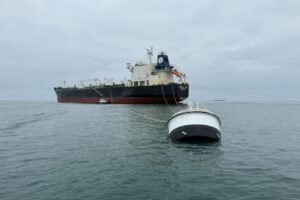 Condiciones climáticas adversas afectan buques con combustible destinado a Bolivia