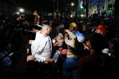 Elecciones en Venezuela: Confrontación a golpes entre chavistas y opositores en centro de votación