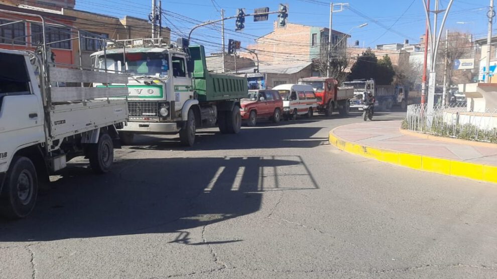 paro y bloqueo en Oruro por escasez de combustible
