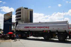 Paro y bloqueo en Oruro por escasez de combustible