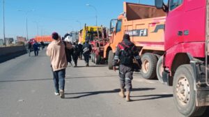 bloqueo de transportistas afecta suministro de combustibles en Oruro