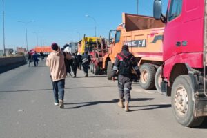 bloqueo de transportistas afecta suministro de combustibles en Oruro