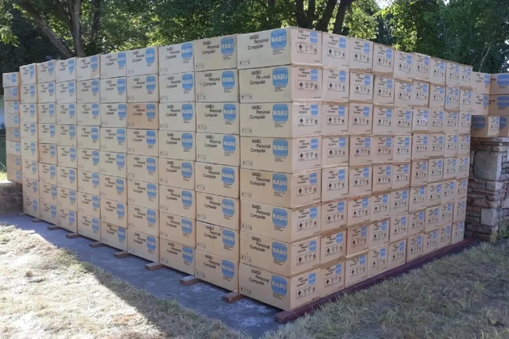 El éxito viral de un granjero jubilado al vender computadoras NABU