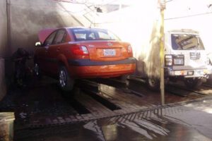 Adolescente desaparecido encontrado trabajando en lavadero de autos