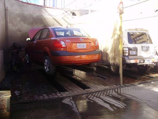 Adolescente desaparecido encontrado trabajando en lavadero de autos