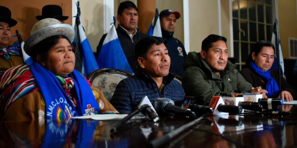 Diálogo y créditos para transportistas en Bolivia