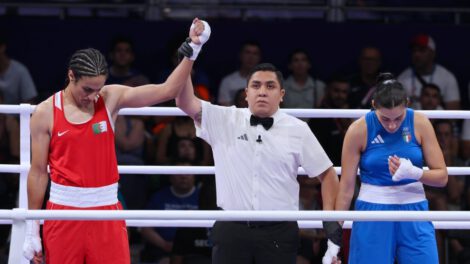 Angela Carini abandona combate en Juegos Olímpicos de París