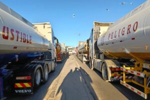 Bloqueo en Tambo Quemado afecta suministro de combustibles
