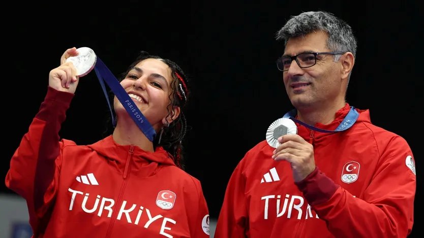 Yusuf Dikeç y su estilo único en los Juegos Olímpicos de París 2024