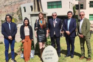 Parlamento Andino firma convenio con Universidad La Salle
