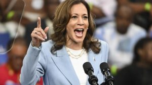 Kamala Harris nominada demócrata en acto de campaña