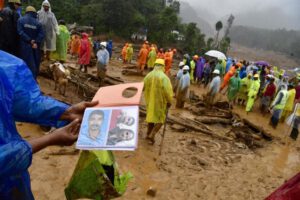 Avalanchas en Kerala, India, desplazan a más de 10,000 personas