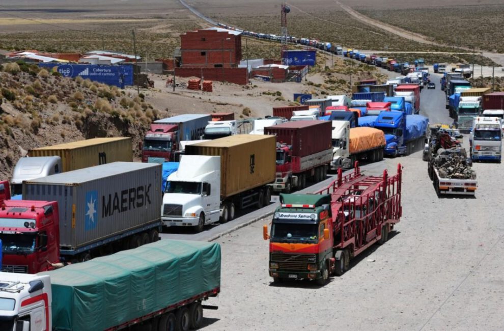 Crisis de dólares impacta en importaciones de mercadería en Bolivia