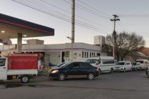 escasez de combustible en Oruro