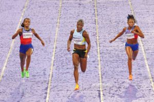 Julien Alfred ganadora de los 100 metros en los Juegos Olímpicos de París 2024