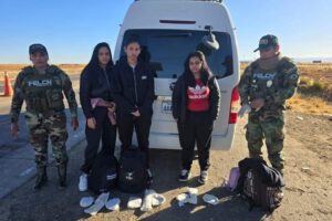 Aprehenden a 3 extranjeras con cocaína en la ruta Oruro-Pisiga