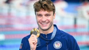Bobby Finke récord mundial 1.500 libre