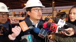 Suministro de combustibles en La Paz por YPFB