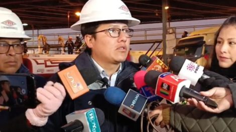 Suministro de combustibles en La Paz por YPFB