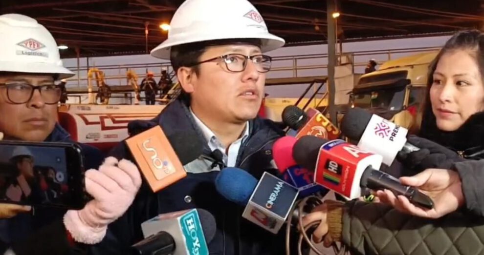 Suministro de combustibles en La Paz por YPFB