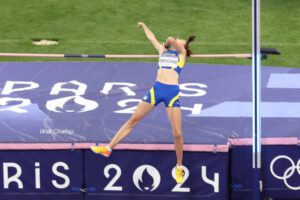 Yaroslava Mahuchikh salto de oro en París 2024