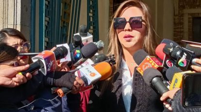 La viceministra Gabriela Alcón informa sobre escasez de combustible
