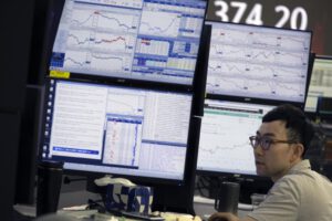 Desplome histórico en las bolsas asiáticas por temores a recesión en EE.UU